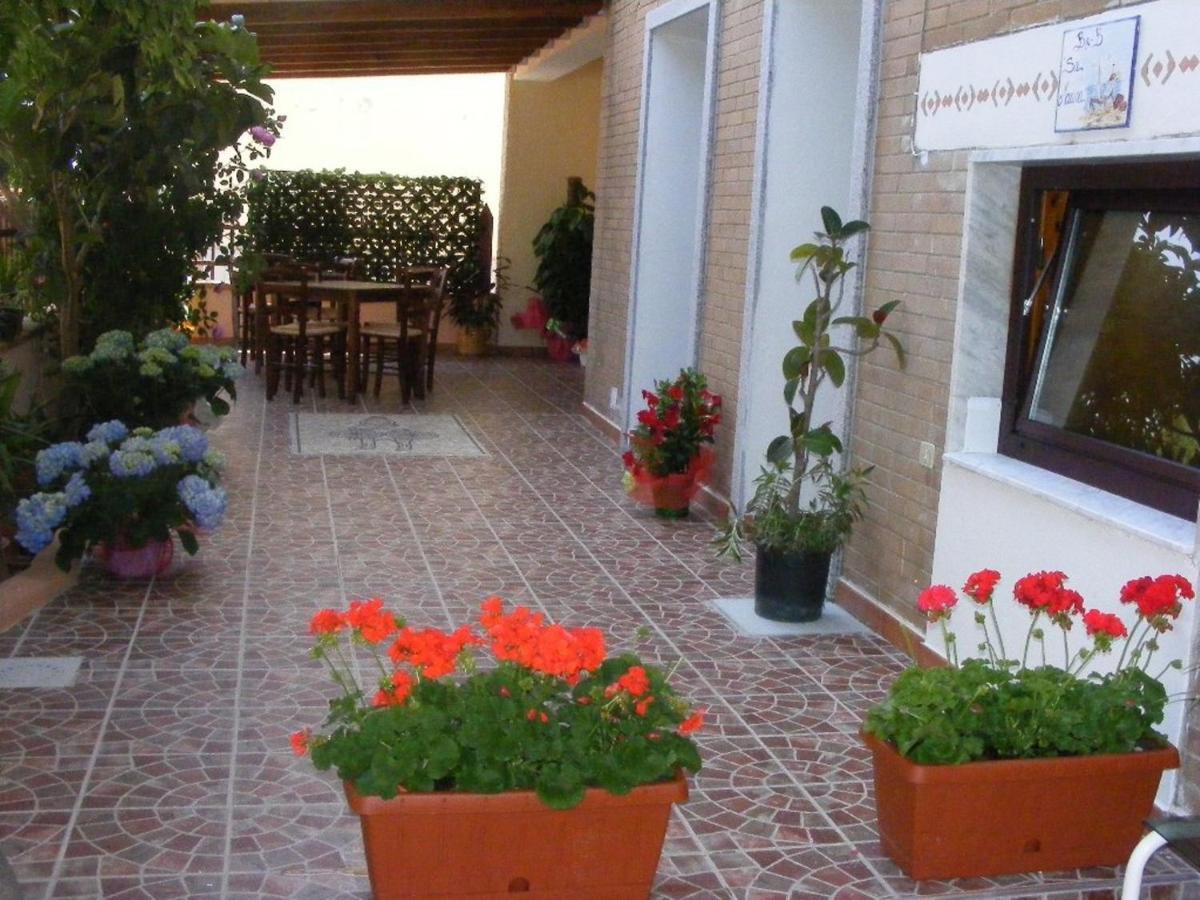 Bed and Breakfast Sa Marina La Caletta Exterior foto